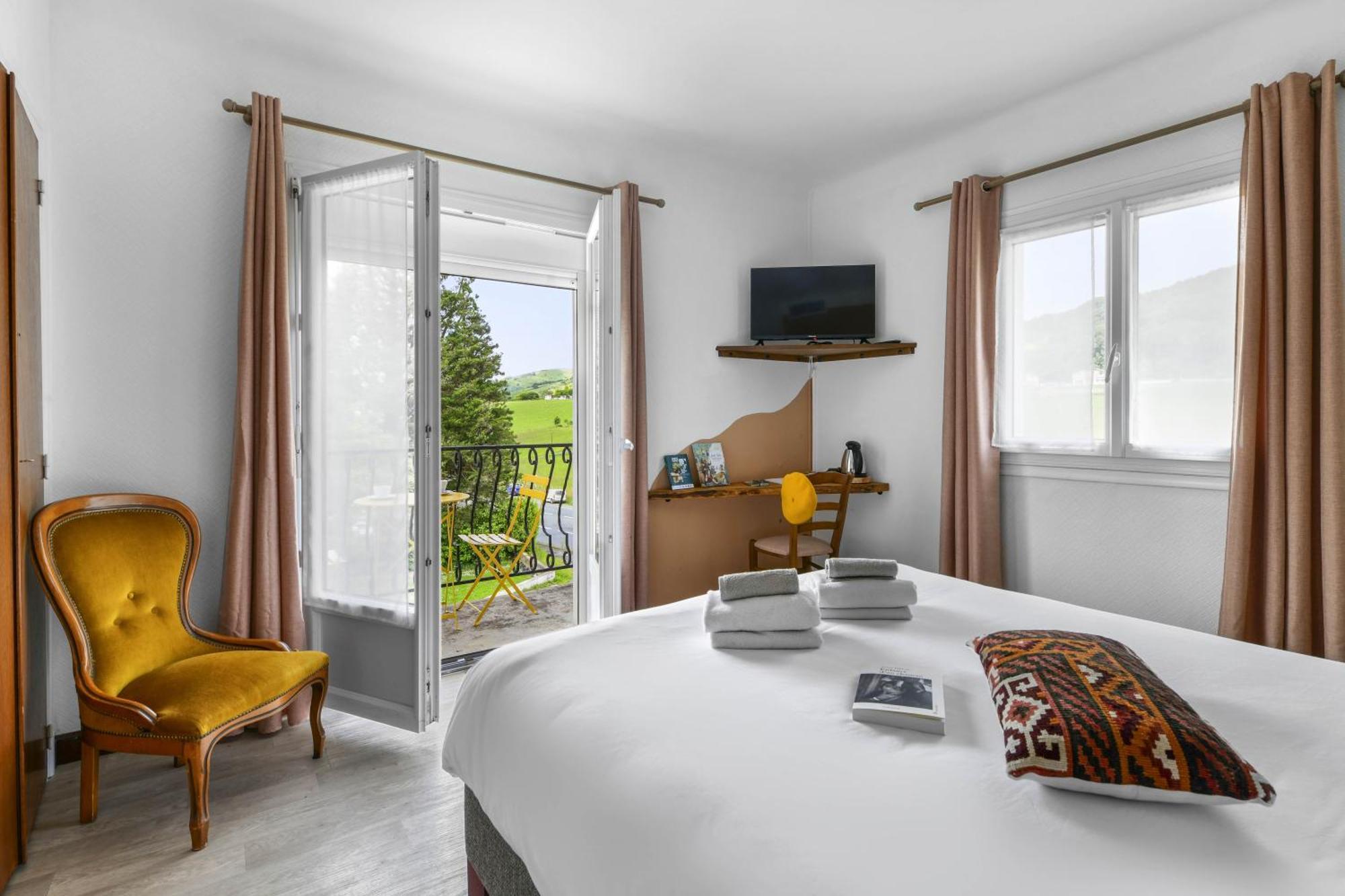 Larceveau-Arros-Cibits Logis Hotel Restaurant Espelletenia מראה חיצוני תמונה